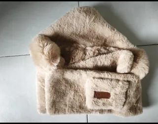 Gorro y bufanda de pelo sintético