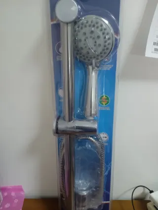 Soffione doccia con asta regolabile