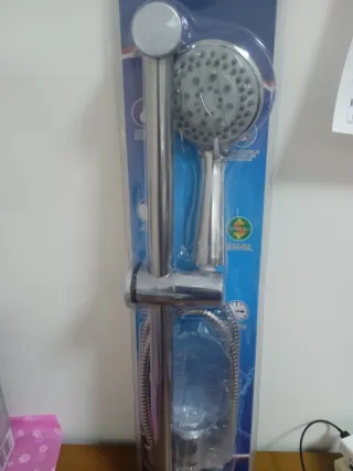 Soffione doccia con asta regolabile