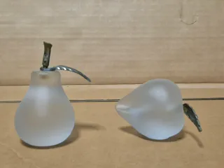 Frutas de cristal y latón decorativas