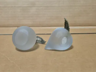 Frutas de cristal y latón decorativas