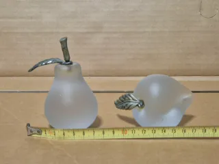 Frutas de cristal y latón decorativas