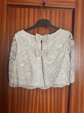 Blusa de encaje beige y dorado Talla M