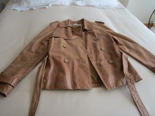 Cazadora de piel Zara