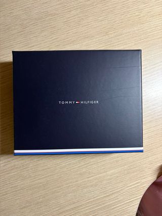 Cartera Tommy Hilfiger Negra
