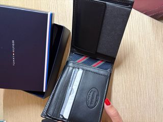 Cartera Tommy Hilfiger Negra