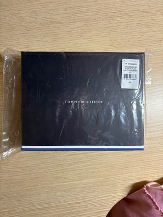 Cartera Tommy Hilfiger Negra