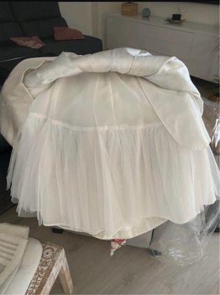 Vestido de fiesta floral con cinturón rojo