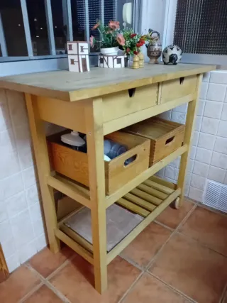 Mesa de almacenaje de cocina de madera