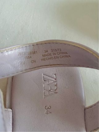 Sandalias planas lilas | Zara