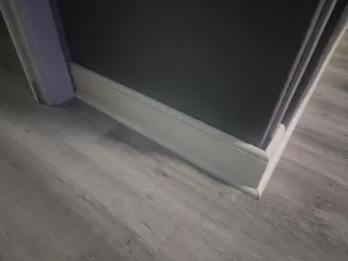 Zócalo blanco 10cm x 1.5cm x 240cm