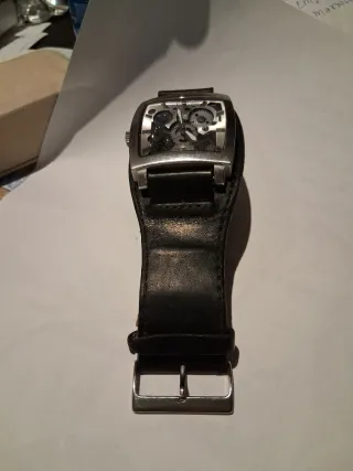 Reloj Guess Esqueleto Hombre Negro/Plata