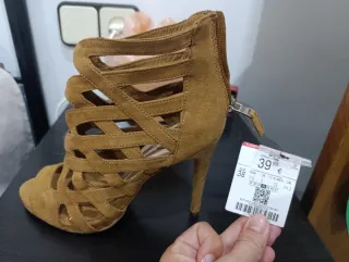 Sandalias tacón tiras Stradivarius T.38