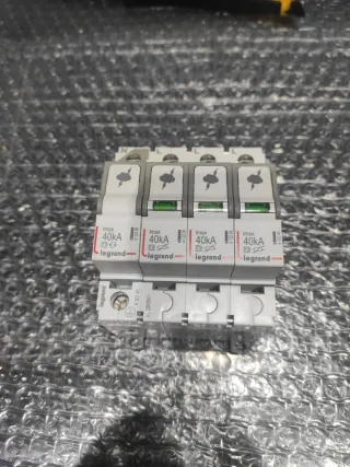 Protector Sobretensiones transitorias Legrand 40kA