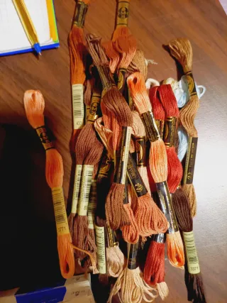 Lote 26 madejas hilos bordar DMC