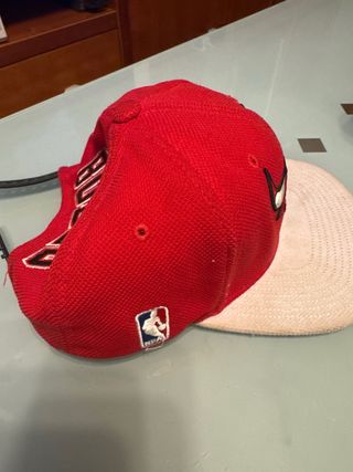 Gorra Adidas Bulls Roja y Blanca niño