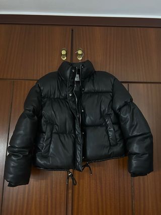 Abrigo Bershka Negro Cuero Talla S