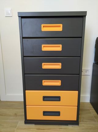 Mesilla de noche y sinfonier gris y naranja