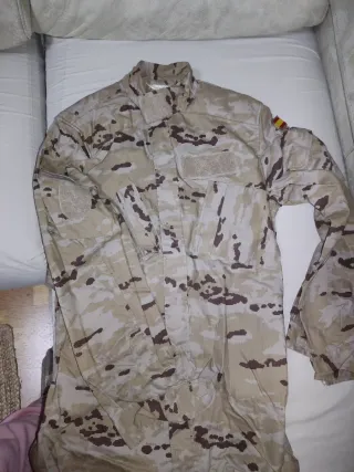 Casaca militar árida. Talla 2L