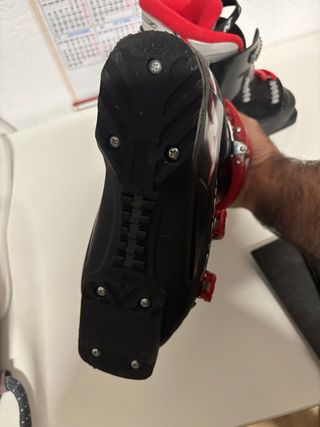 Esquís Atomic + Botas + fundas Listo para la nieve