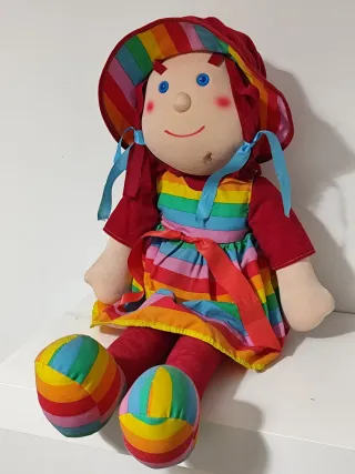Muñeca de trapo arcoíris   Buen estado.
