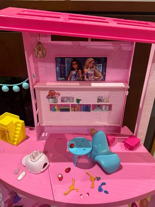 Casa de Muñecas Barbie Rosa con Accesorios