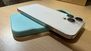 iPhone 15 Pro Max Argento, batteria 85%