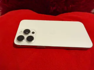 iPhone 15 Pro Max Argento, batteria 85%