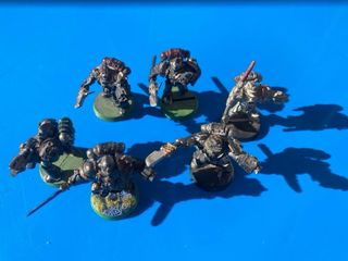 Caballeros Grises 2 de metal