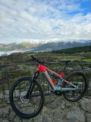 Bicicleta Eléctrica Canyon Neuron:ON Doble Suspens