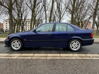 BMW 320i e36