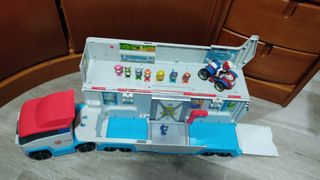 Camión patrulla canina