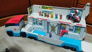 Camión patrulla canina