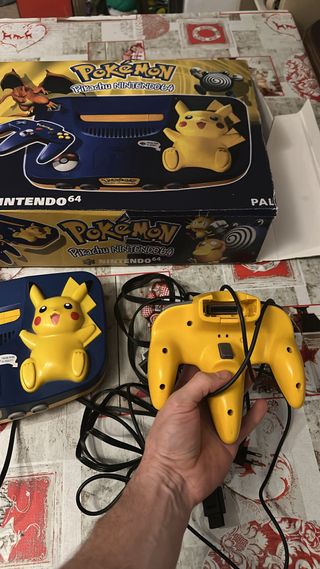 Nintendo 64 Pikachu Edition