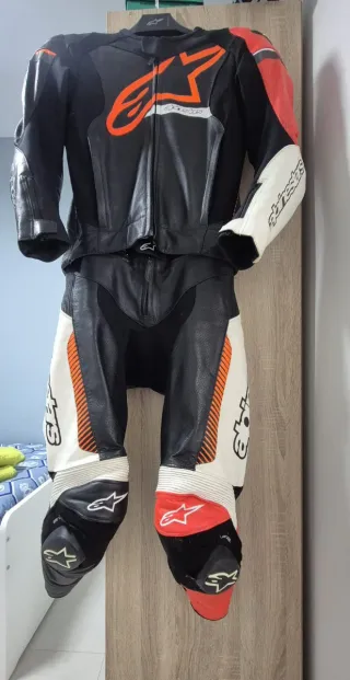Mono Alpinestars 2 piezas GP Force.