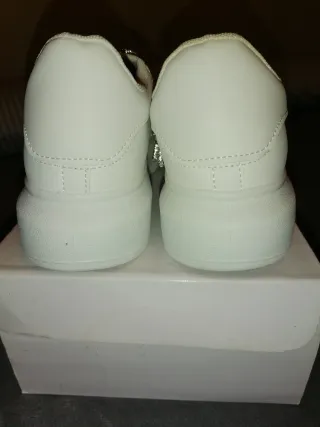 Deportivas blancas cordones brillantes talla 37