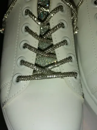 Deportivas blancas cordones brillantes talla 37