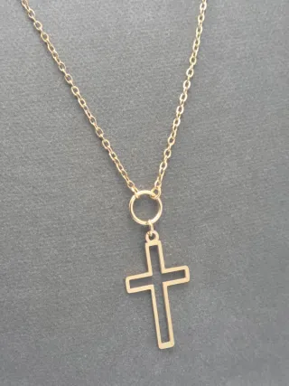Colgante cruz con cadena