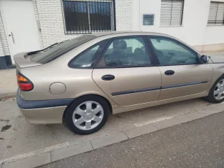 Renault Laguna 1999