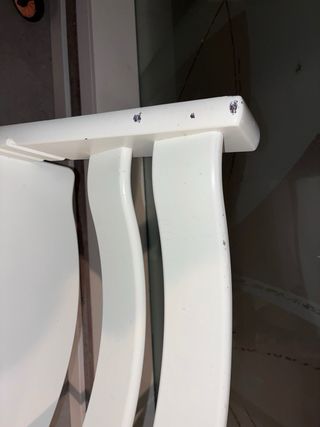 Trona blanca de madera