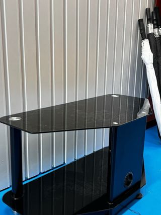 Mueble TV de cristal negro – moderno y elegante