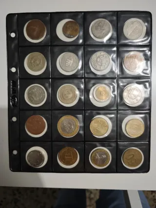 Álbum de 186 monedas mundiales