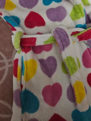 Bata infantil de corazones