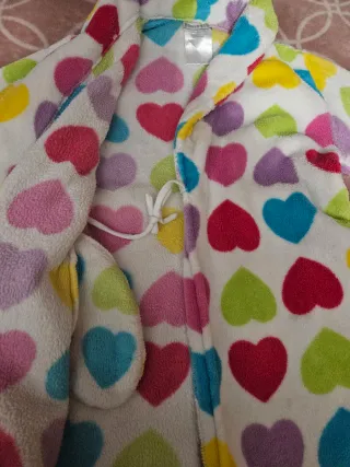 Bata infantil de corazones