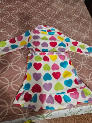 Bata infantil de corazones