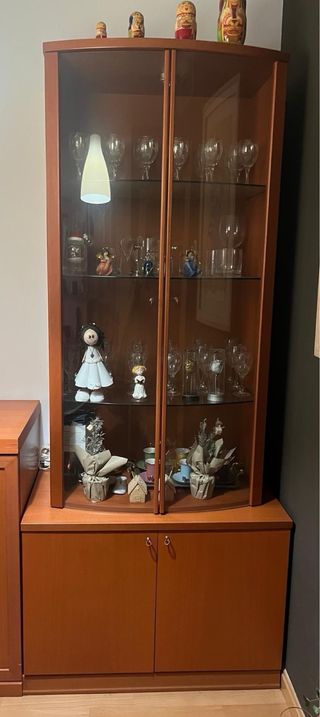 Mueble de salón madera y cristal