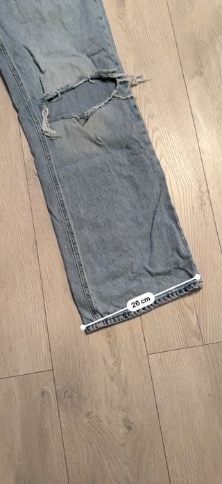 Vaqueros Stradivarius rotos talla 40