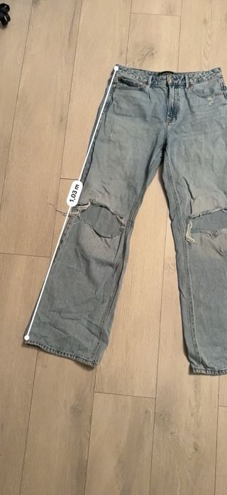 Vaqueros Stradivarius rotos talla 40