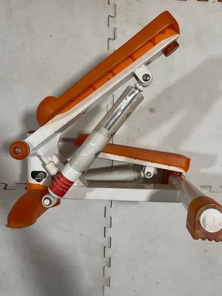 Mini stepper naranja y blanco
