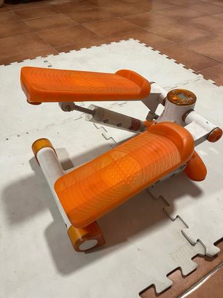 Mini stepper naranja y blanco